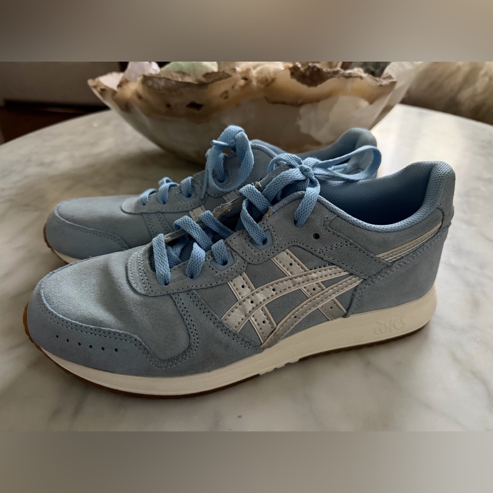 Asics Shoes Womens Lyte Classic Baby Blue Suede Retro Running Sneakers 1202A073